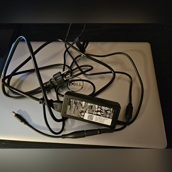 Dell laptop - Picture 7 of 7